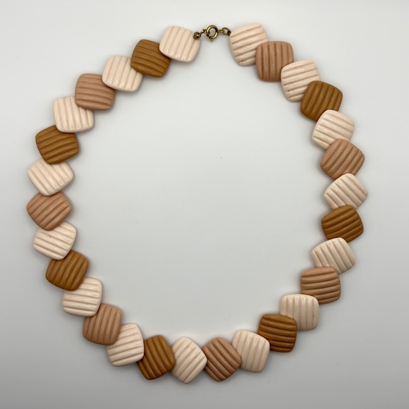 Vintage 80’s AVON Summer Sands Set Tan Pink Beige Stripe geometric squares - Picture 1 of 3